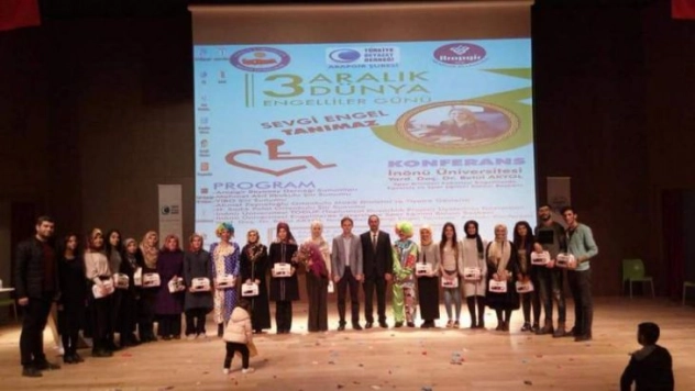 Sevgi Engel Tanımaz Konulu Konferans Düzenlendi