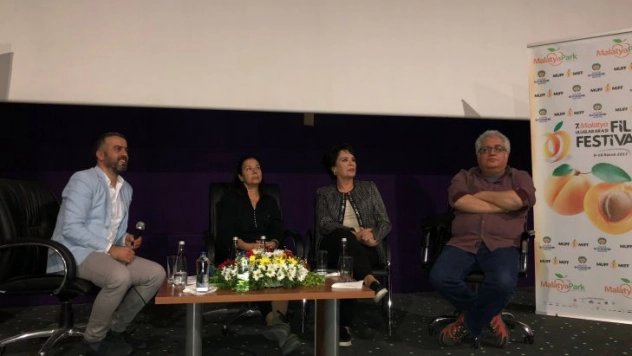 Dostları Malatya'da Halit Refiğ'i Andı