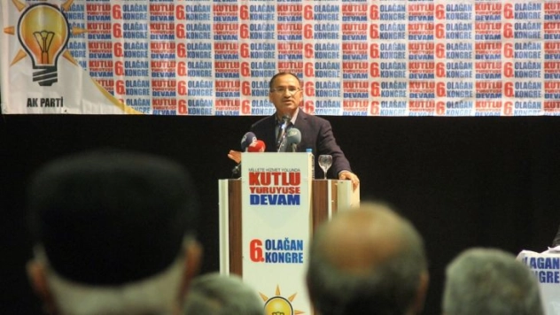 Bozdağ, ''İktidar manşetlere rağmen olunur, manşetlerle olunmaz'