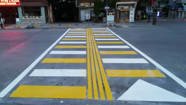 Malatya'da yol çizgisi çalışması