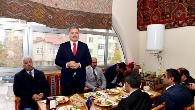 Amacımız Ülkeye Topluma Yararlı Bireyler Yetiştirmek