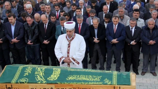 Milli Savunma Bakan Yardımcısı Alpay'ın acı günü