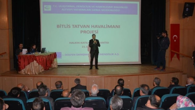 Tatvan'da havaalanı toplantısı