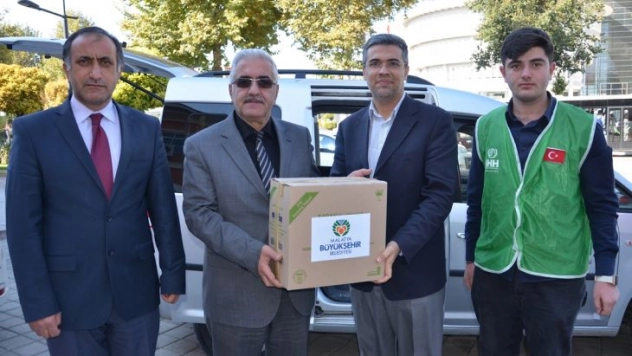 Malatya'dan Suriyelilere ilaç yardımı