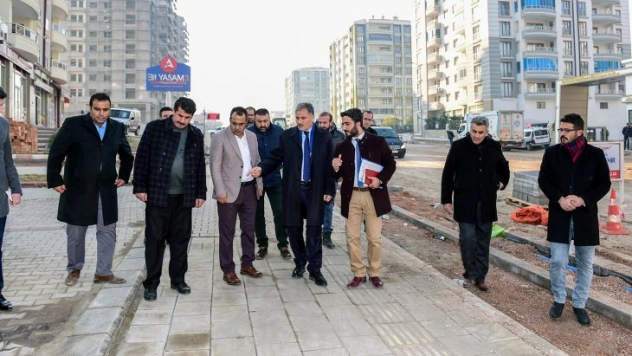 Başkan Çakır Yeşilçam Caddesinde çalışmaları yerinde inceleyen