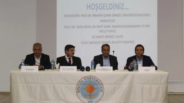 Bingöl'de 'Şehir ve Mülteci' paneli