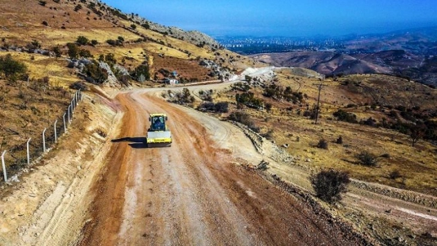 Büyükşehir Belediyesi 813 kilometre yol çalışması yaptı