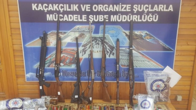 Silah kaçakçılarına yönelik operasyon