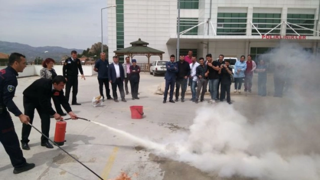 40 Bin Kişiye Yangın Ve Deprem Eğitimi Verildi