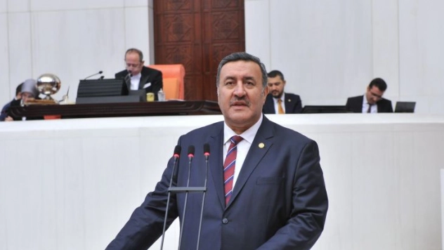 Gürer, 'Çiniler beş yılda 200 fabrika kuracaktı. Ne oldu?'