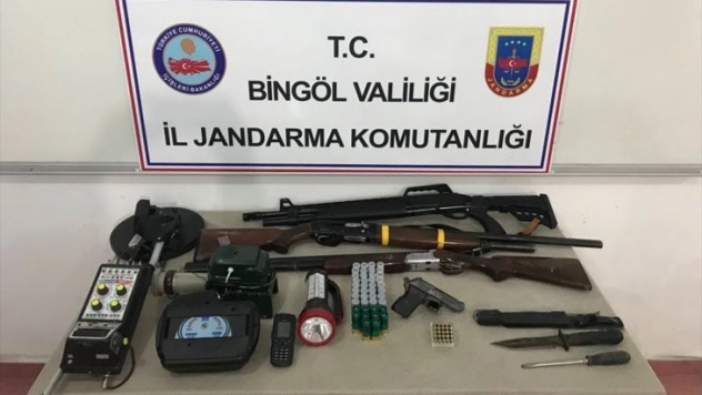Bingöl'de kaçak kazı operasyonu 7 kişi gözaltına alındı