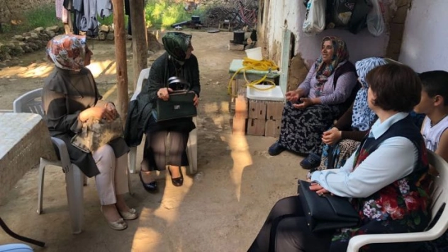 Esra Tüfenkci ve Neriman Kaban İhtiyaç Sahibi Ailelerle Bir Araya Geldiler