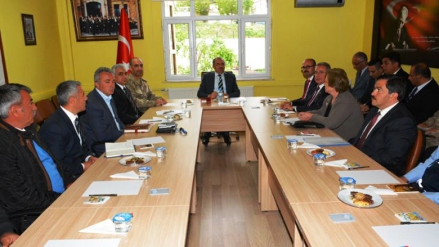 Vali Kaban, Kuluncak Muhtarlarıyla,Bir Araya Getirdi