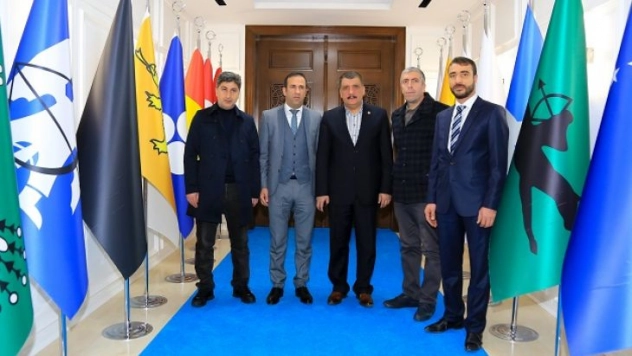 Yeni Malatyaspor Kulüp Başkanı Gevrek, Başkan Gürkan'ı Ziyaret Etti