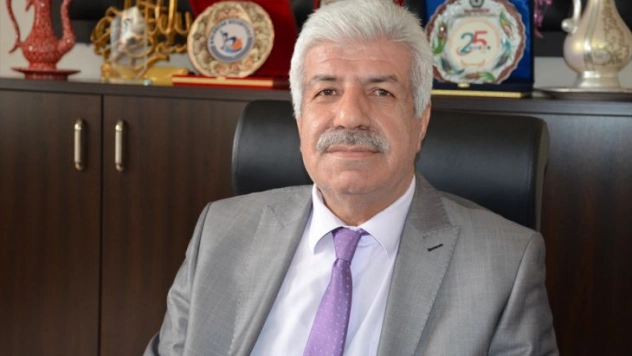 İhsan Gençay,Başörtülü tüm öğrencilerin okuldan atılması istendi'