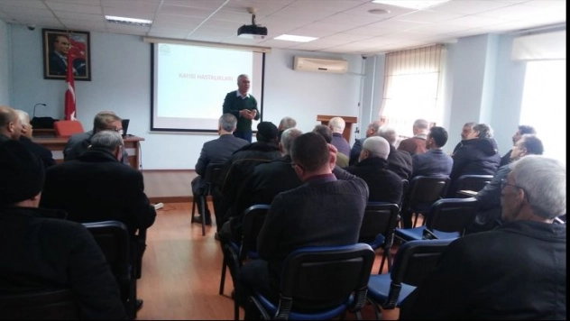 Kale'de kayısıda entegre mücadele eğitimi