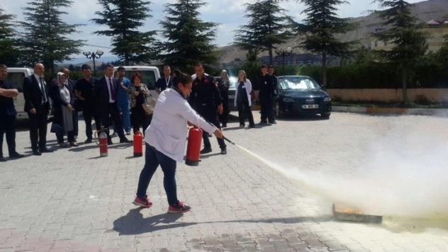 Darende Devlet Hastanesi'nde yangın tatbikatı