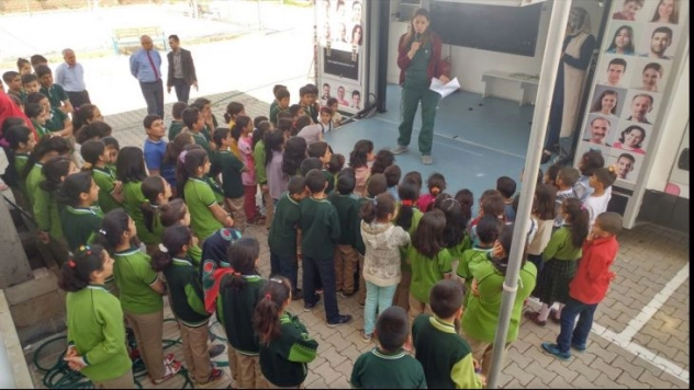 Kale'deki okullara keneden korunma eğitimi