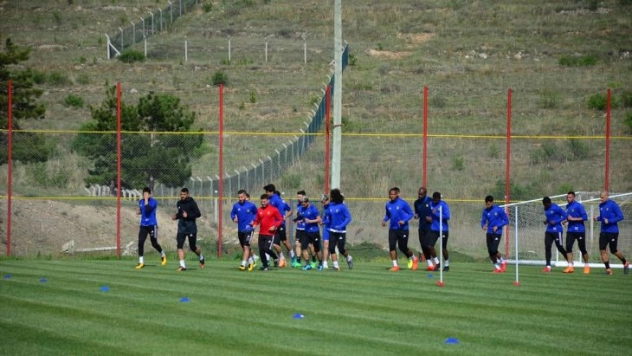 Yeni Malatyasporlu futbolcular iddialı