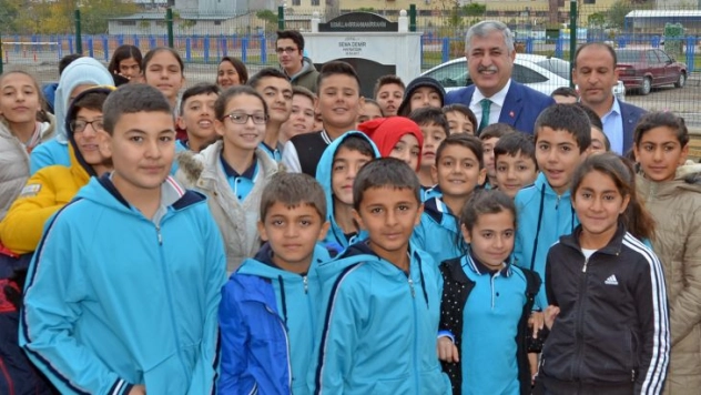 Gelişen Toplumların Yolunu Öğretmenler Aydınlatır