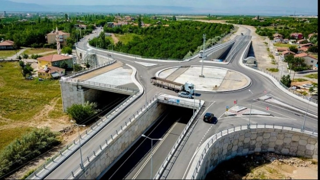 Topsöğüt Üstgeçidinin Aydınlatma Ve Korkuluklarıyapıldı