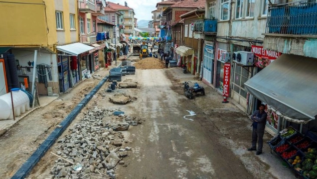 Doğanşehir ilçede üst yapı çalışmalarına başladı