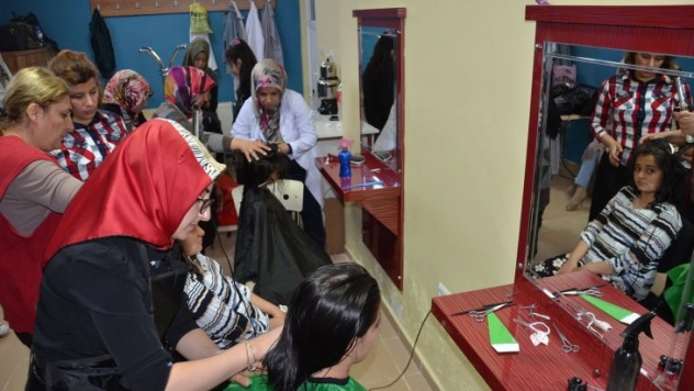 Semt Konağında Bayan Kuaförlük Kursu