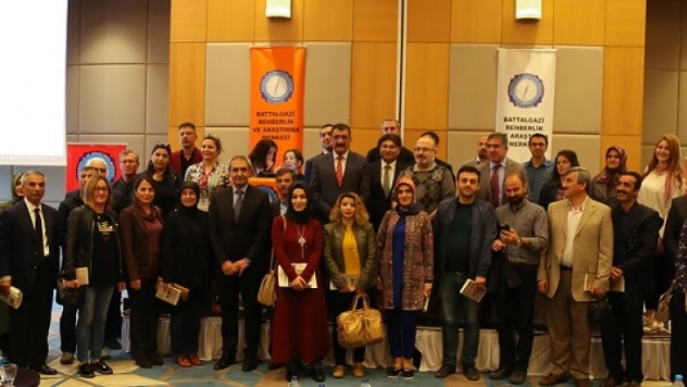 Başkan Gürkan, 'İçi Boş Kavramlarla İnsanların Aldatıldığını Görüyoruz'