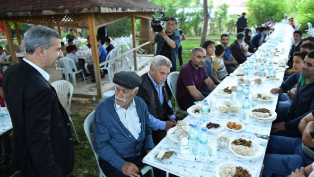 Çınar, 'Meydan İftarlarına Gösterilen Yoğun İlgi Beraberliğimizin Nişanesidir'