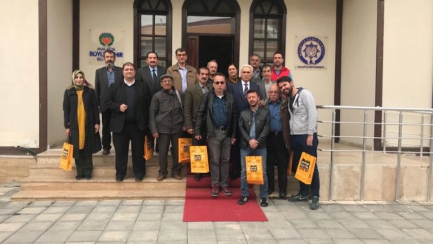 Bir Şair Bir Yazar Tanıyalım Programı Devam Ediyor