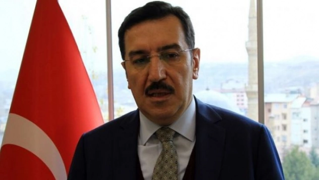 Tüfenkçi. ''Dünya 5'ten büyüktür' ve 'Dünya 1'den büyüktür''