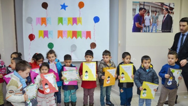 Büyükşehir'in Eğitim Merkezlerinde Karne Heyecanı