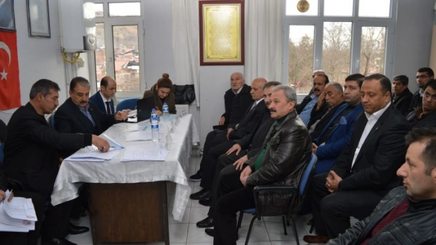 Yeşilyurt Esnaf Odası'nda Taşdemir güven tazeledi