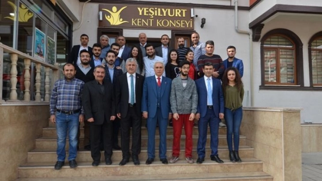 Başkan Polat, TRT GAP Radyo'nun Canlı Yayınında Belediye Hizmetlerini Anlattı