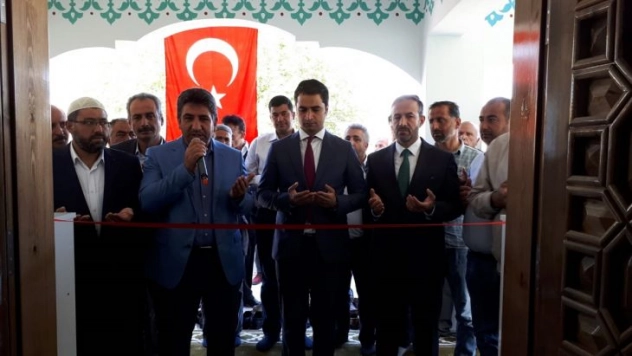 Kale'de yapımı tamamlanan cami ibadete açıldı