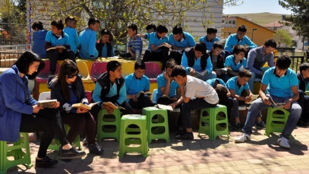 Arguvan'da kitap okuma etkinliği