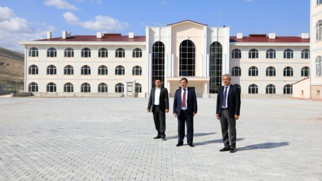 Başkan Eser, yatırımları inceledi