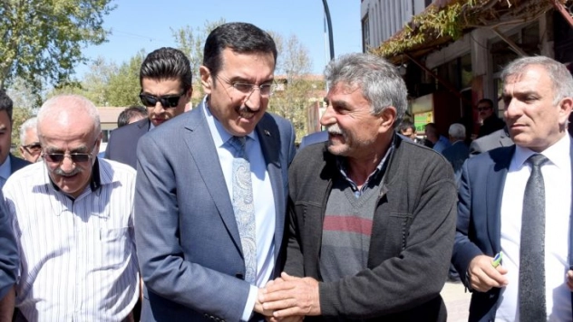 Tüfenkci,'Vatandaşlarımızın duygularını kullanan sadece Çiftlik Bank yok'