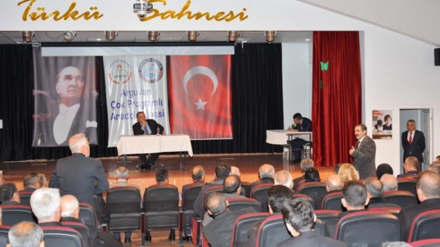 Vali Kaban, muhtarlarla bir araya geldi