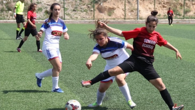 Kadınlar ve 14 yaş altında yükselme maçları başladı