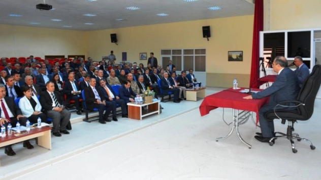 Vali Kaban, Darende Muhtarlarıyla,Bir Araya Getirdi