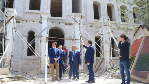 Tarihi eski askerlik binası restore ediliyor