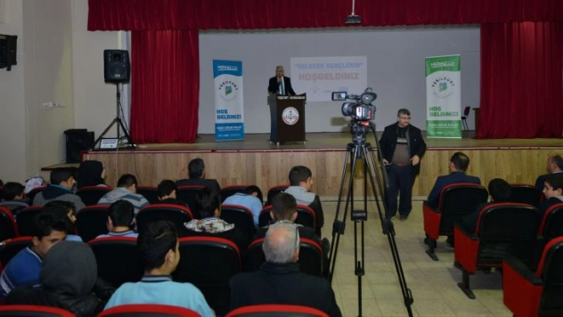 Polat,'Ufkunu Geniş Tutan, Kitap Okuyan, Hedefine Ulaşır'