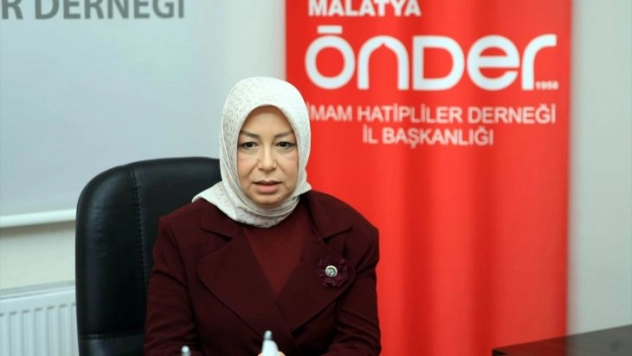 Çalık, 'Kızların önündeki eğitim engelini kaldırmak gururumuzdur'