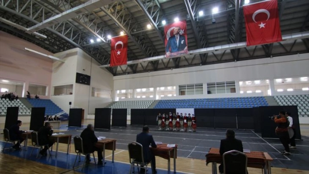 Bingöl'de halk oyunları yarışması