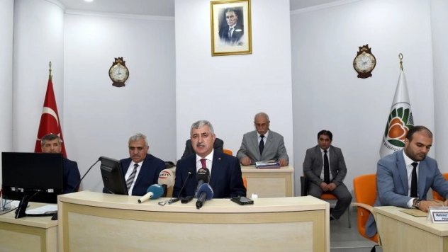 Meclis yeni başkanı seçti…