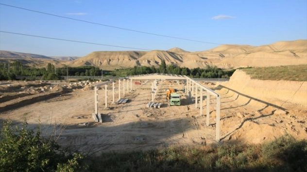 Darende Küçük Sanayi Sitesi inşaatı hızla sürüyor 