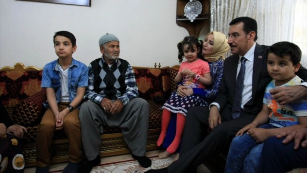 Bakan Tüfenkci'den şehit ailelerine ziyaret