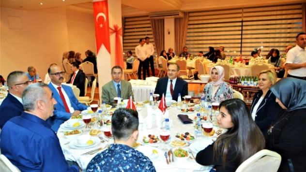 Vali Kaban, Koruyucu Aileler İle İftar Yemeğinde Buluştu
