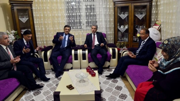 Spor camiasından 'Uçan Kız'ın ailesine taziye ziyareti